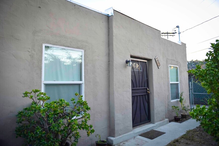 More Photos Of 2800 Newell St, Los Angeles Industrial For Lease