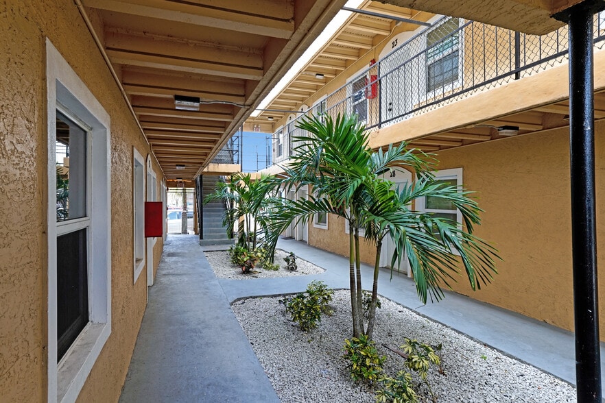 More Photos Of 733 Dr Martin Luther King Jr Blvd W, Belle Glade Apartments For Sale