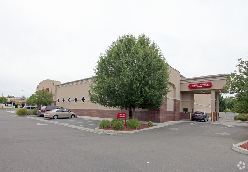 More Photos Of 500 Main St, Livingston Drugstore For Lease