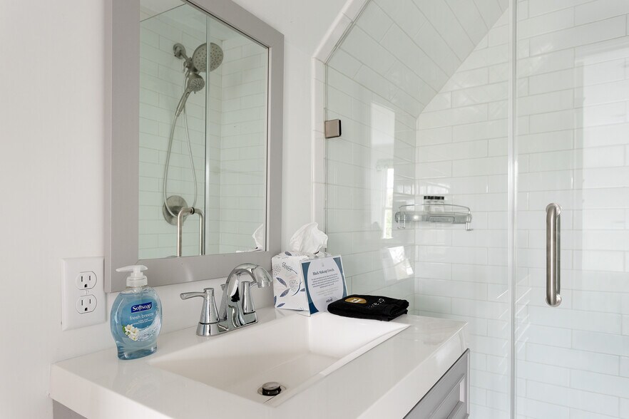 More Photos Of 184 Ashley Ave, Charleston Specialty For Sale