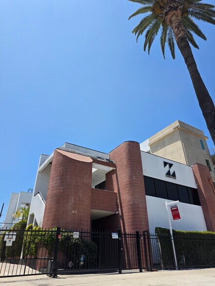 More Photos Of 1711 Winona Blvd, Los Angeles Loft Creative Space For Lease