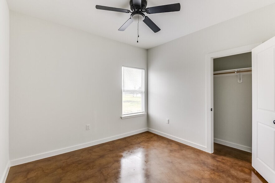 More Photos Of 1020 Burnett blvd, Alvarado Apartments For Sale