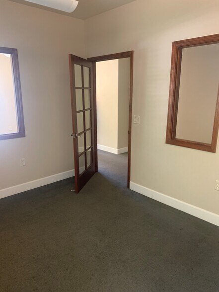 More Photos Of 3675 Lakeside Dr, Reno Office For Lease