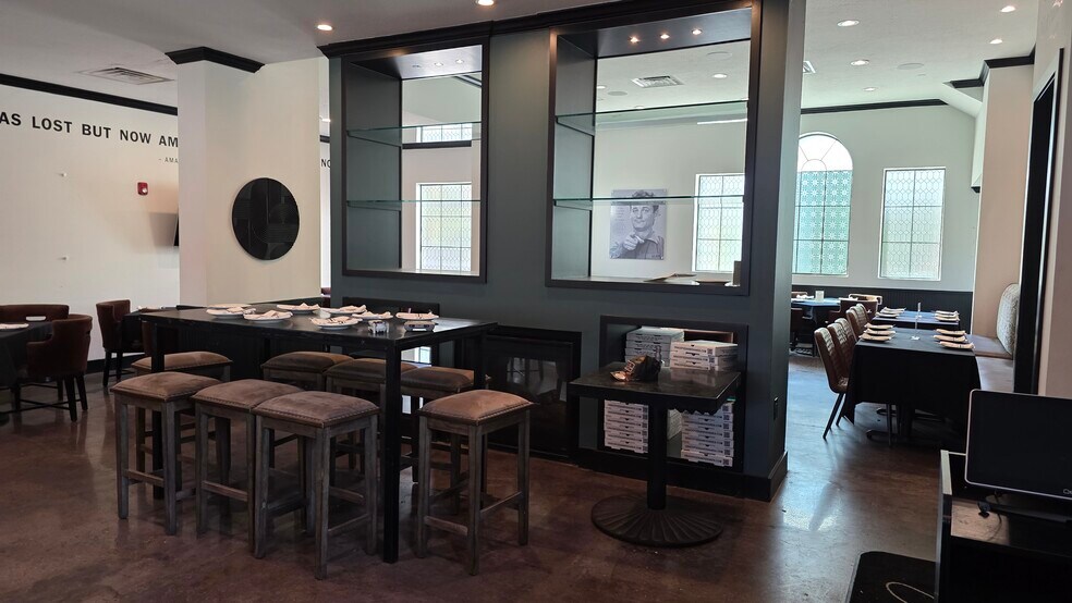 More Photos Of 801 Studewood St, Houston Restaurant For Lease