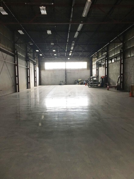 More Photos Of 7878 Gull Rd, Richland Warehouse For Lease