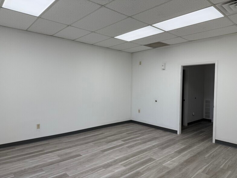 More Photos Of 5681 Mt Moriah Rd, Memphis Storefront Retail Office For Sale