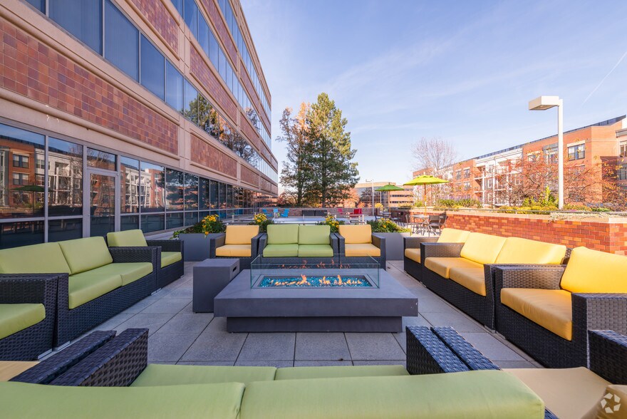 More Photos Of 1 Cabot Rd, Medford Office For Lease