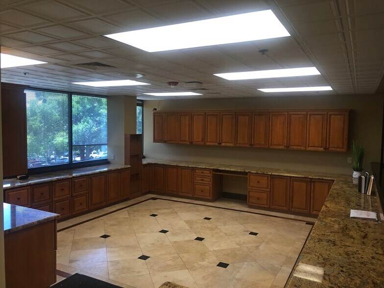 More Photos Of 661 E Altamonte Dr, Altamonte Springs Medical For Sale