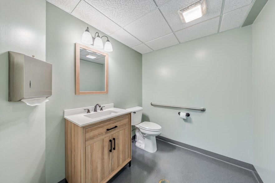 More Photos Of 205 SE Catawba Rd, Port Clinton Freestanding For Lease