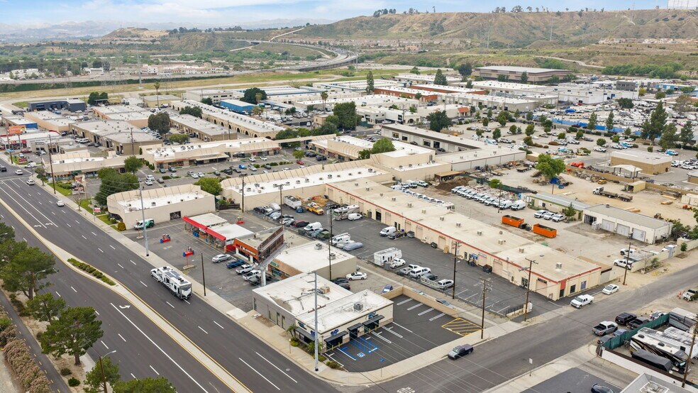 More Photos Of 20605 Soledad Canyon Rd, Canyon Country Office For Sale