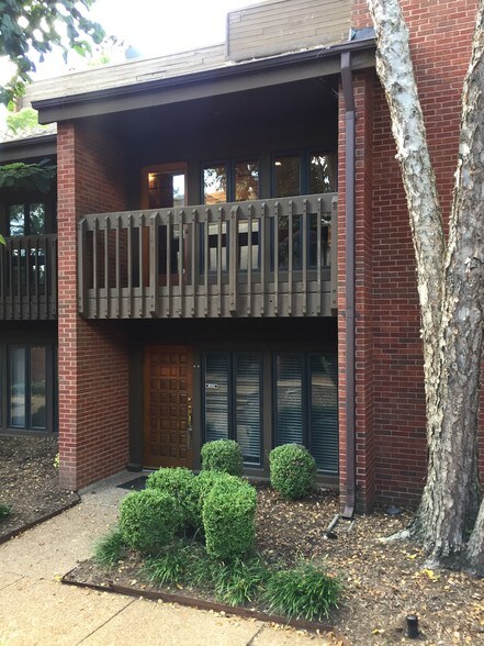 More Photos Of 4 The Pines Ct, Saint Louis Office Residential For Sale