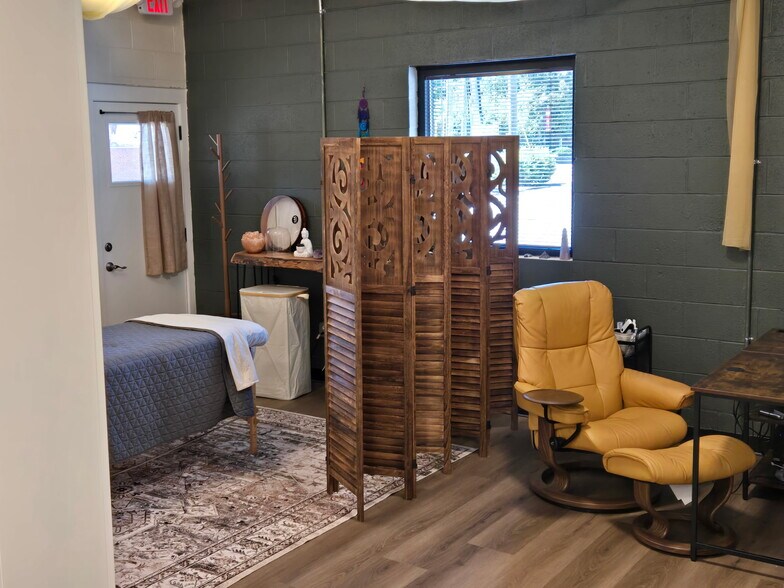 More Photos Of 1 E Woodrow Ave, Belmont Storefront Retail Office For Lease