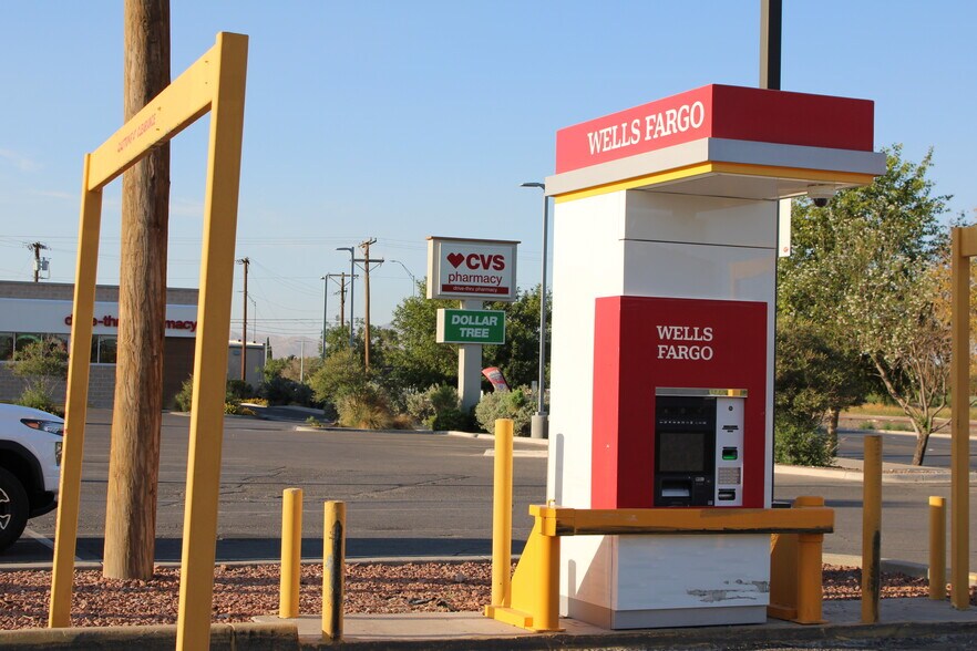 More Photos Of 8041 N Mesa St, El Paso Unknown For Lease