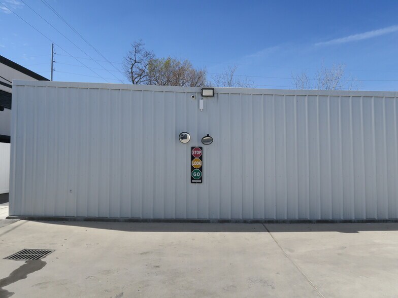 More Photos Of 5715 Star Ln, Houston Warehouse For Lease