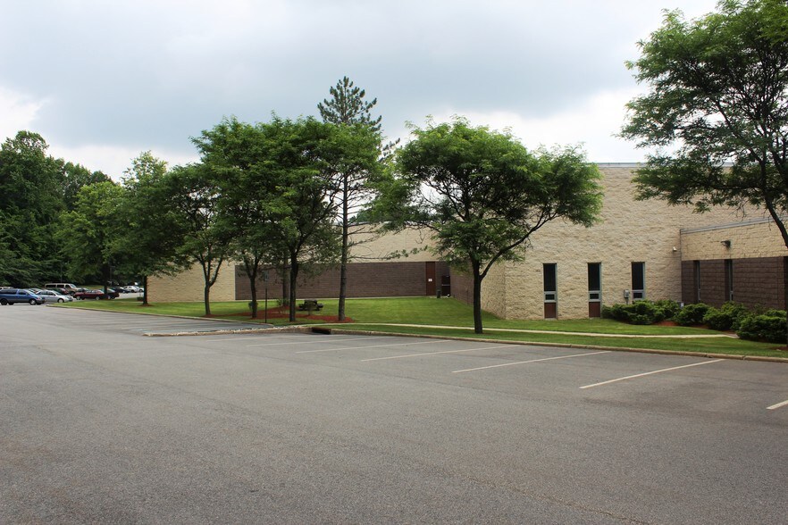 More Photos Of 181 E Halsey Rd, Parsippany Warehouse For Lease