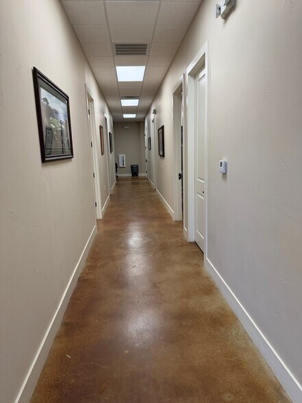 More Photos Of 9712 Ranch to Market 2147 rd, Horseshoe Bay Office For Lease