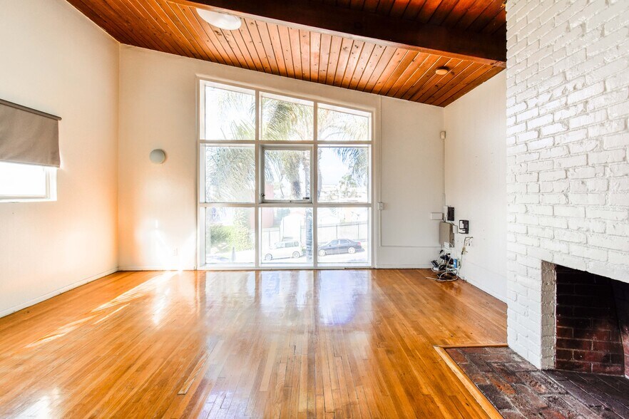 More Photos Of 2330 W 3rd St, Los Angeles Office For Sale