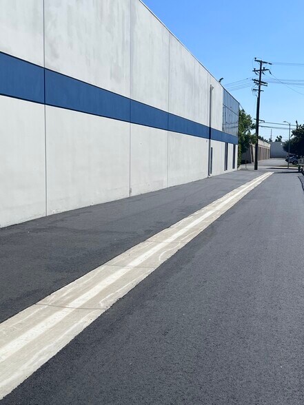 More Photos Of 9667 Owensmouth Ave, Chatsworth Warehouse For Sale