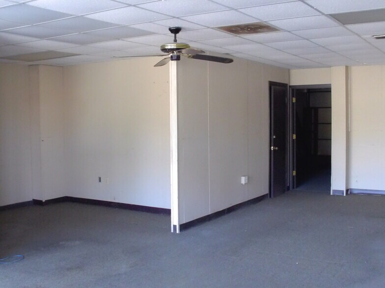 More Photos Of 1510-1520 Capital Cir SE, Tallahassee Unknown For Lease