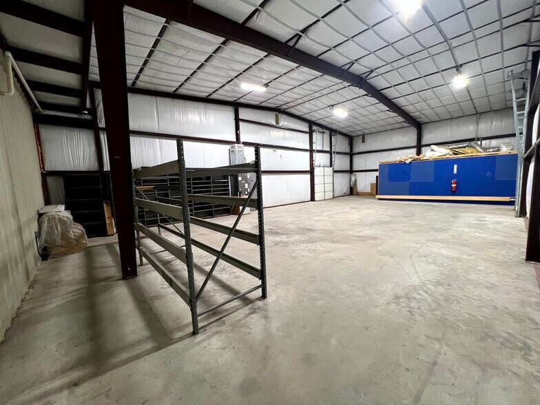 More Photos Of 744 FM 609, La Grange Service For Lease