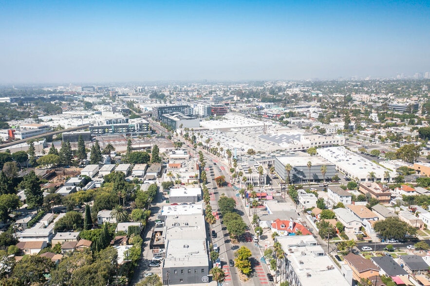 More Photos Of 8651-8655 Washington Blvd, Los Angeles Auto Repair For Lease