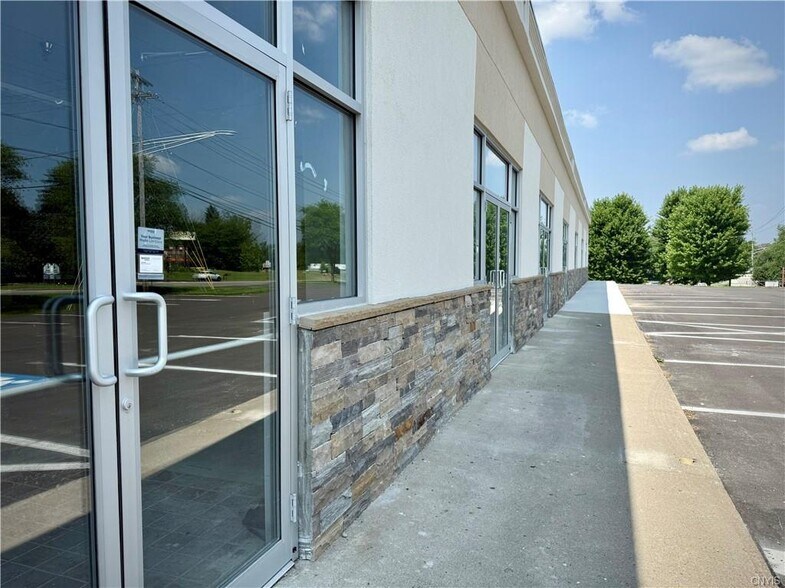 More Photos Of 3505 West Rd, Cortland Freestanding For Lease