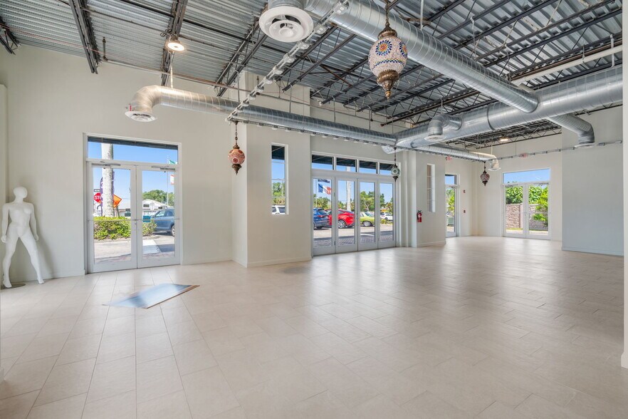 More Photos Of 3976 Destination Dr, Osprey Storefront For Sale