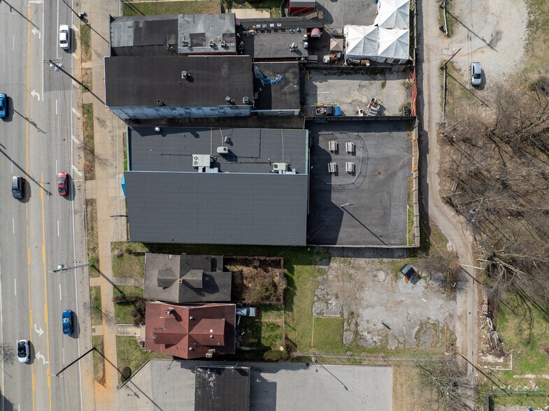 More Photos Of 2523 W Broadway, Louisville Restaurant For Lease