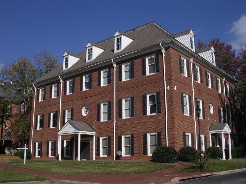 More Photos Of 1640 Powers Ferry Rd SE, Marietta Office For Lease