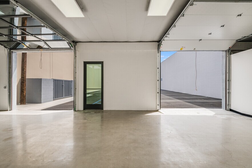 More Photos Of 633 Hindry Ave, Inglewood Warehouse For Sale