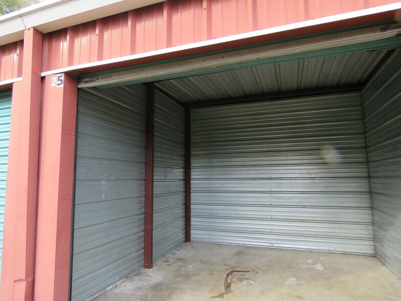 More Photos Of 2150 14th St NW, Chiefland Self Storage For Sale