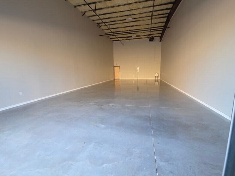 More Photos Of 401 Chitalpa St, Leander Industrial For Lease