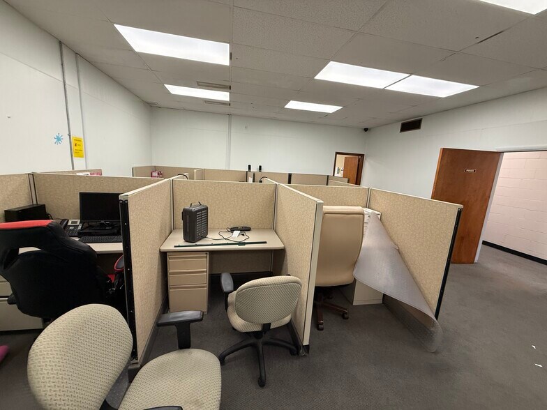More Photos Of 630 Market St, Steubenville Office For Sale