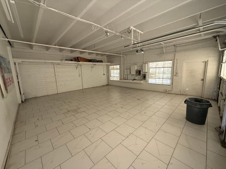 More Photos Of 6005 Charlotte Pike, Nashville Freestanding For Lease