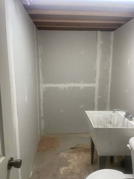 More Photos Of 3413 N Jones Blvd, Las Vegas Industrial For Lease