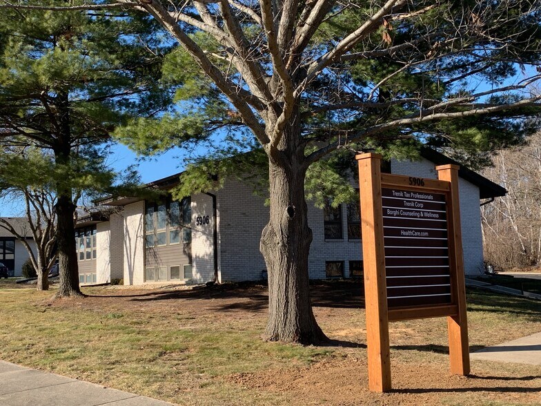 More Photos Of 5702 Elaine Dr, Rockford Unknown For Lease