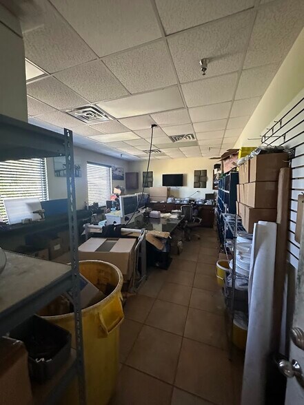 More Photos Of 7904 Interstate Ct, North Fort Myers Warehouse For Lease