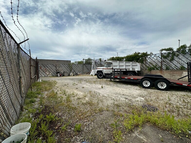 More Photos Of 4556 W 62nd St, Chicago Warehouse For Sale