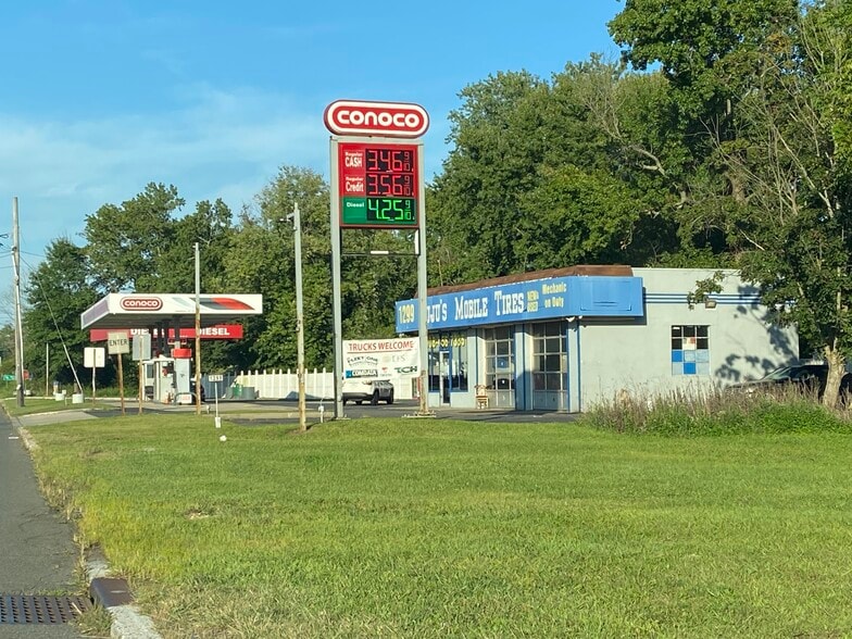 More Photos Of 1299 US Highway 130, Robbinsville Service Station For Sale