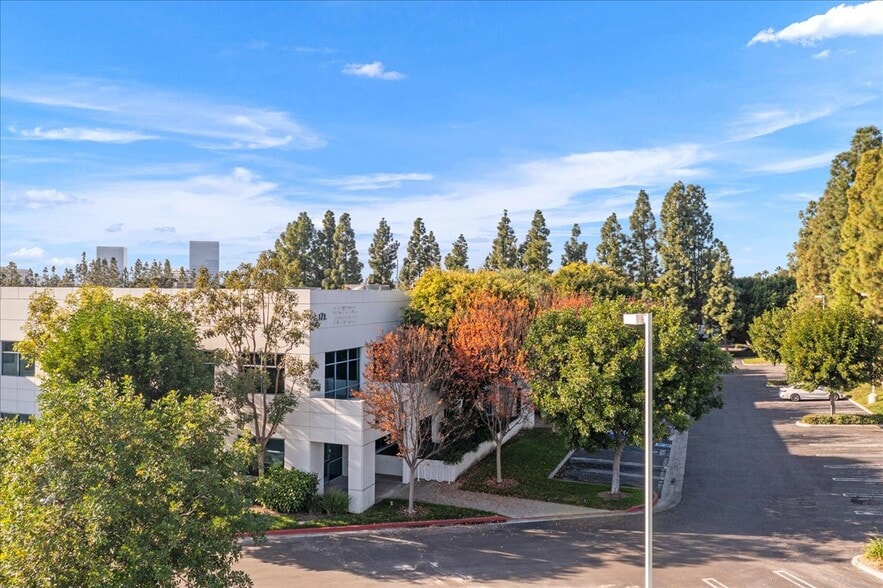 More Photos Of 12 Mauchly, Irvine Office Residential For Sale