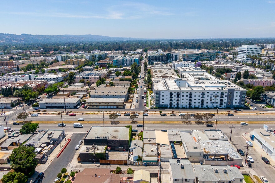 More Photos Of 5112-5114 Vineland Ave, North Hollywood Storefront Retail Residential For Sale