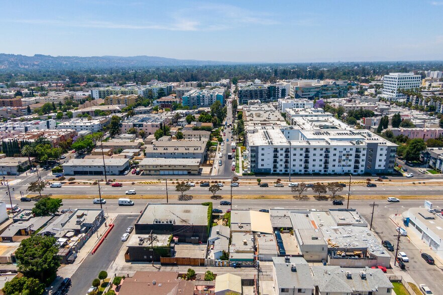 More Photos Of 5114 Vineland Ave, North Hollywood Storefront Retail Residential For Sale