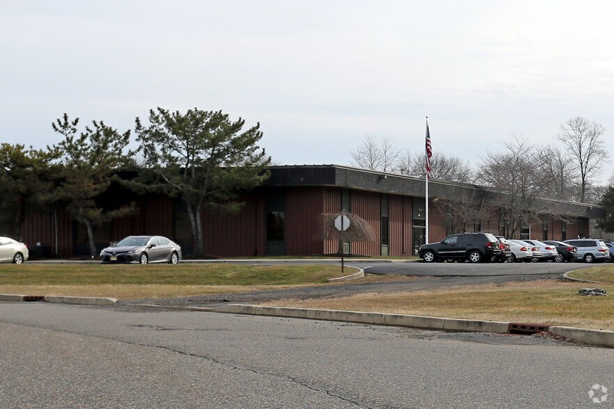 More Photos Of 300-360 Corporate Blvd, Robbinsville Office For Sale