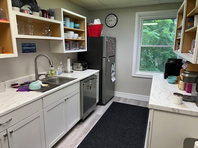 More Photos Of 501 South St, Bow Medical For Lease