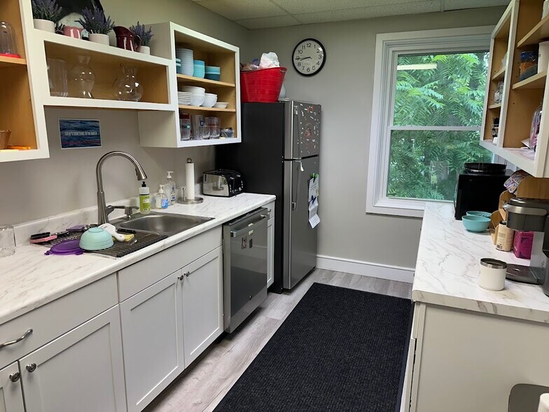 More Photos Of 501 South St, Bow Medical For Lease