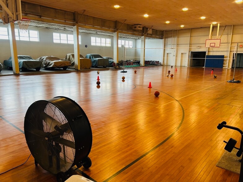 More Photos Of 2677 NC-903 Hwy, Stokes Sports And Entertainment For Sale