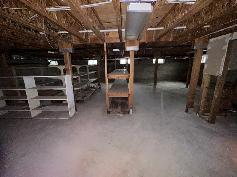 More Photos Of 404 S Pratt Ave, Carson City Office For Sale