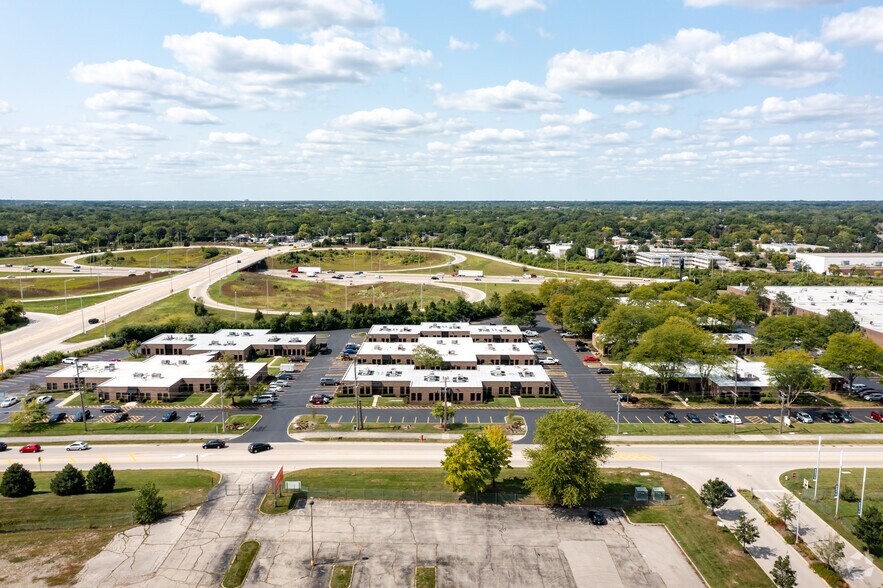 More Photos Of 1835 Rohlwing Rd, Rolling Meadows Unknown For Lease