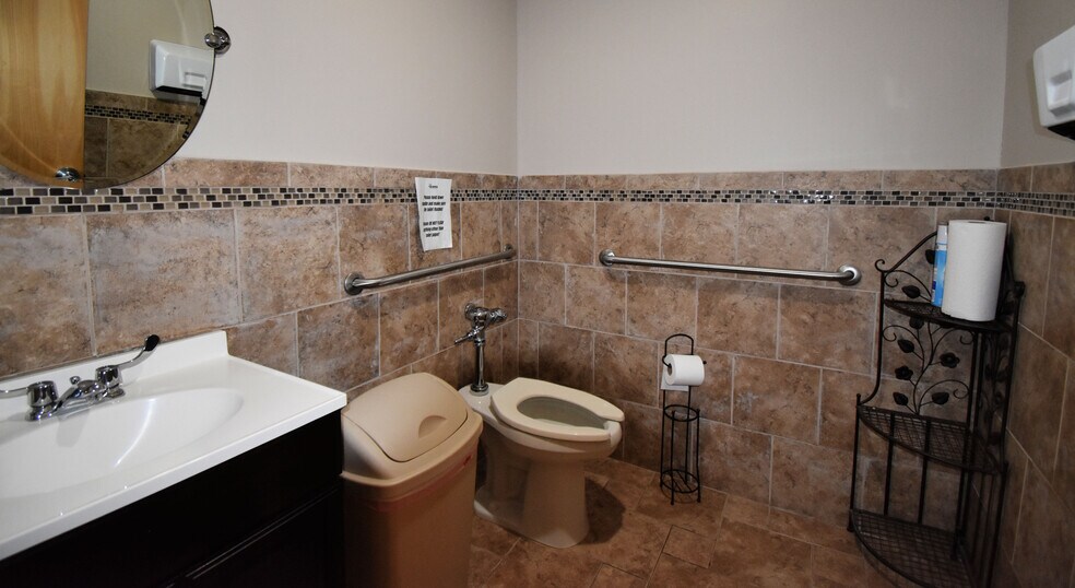 More Photos Of 24 Holt Dr, Stony Point Self Storage For Lease