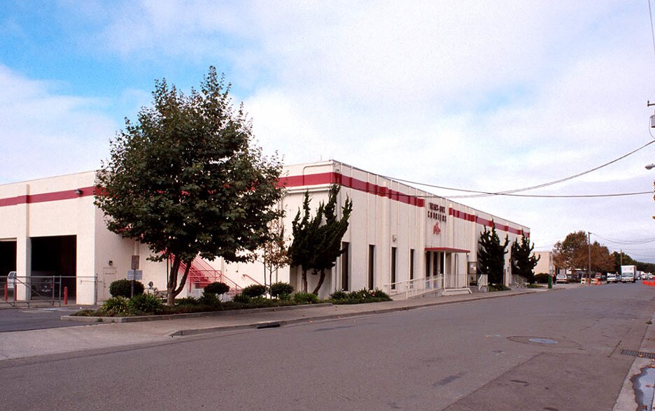 More Photos Of 1132 Beecher St, San Leandro Warehouse For Lease